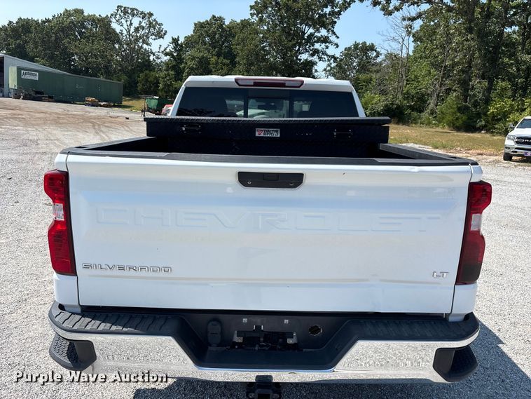 image for item FG0556 2021 Chevrolet Silverado 1500 Crew Cab pickup truck