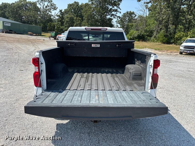 image for item FG0556 2021 Chevrolet Silverado 1500 Crew Cab pickup truck