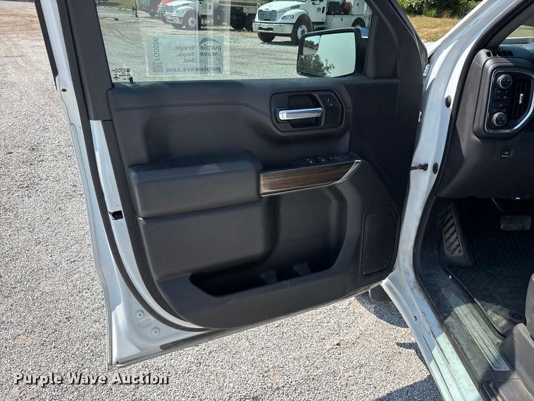 image for item FG0556 2021 Chevrolet Silverado 1500 Crew Cab pickup truck