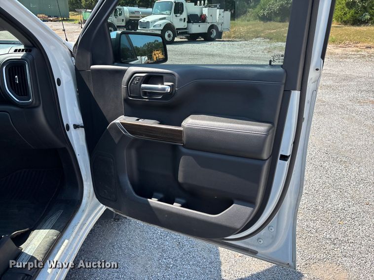 image for item FG0556 2021 Chevrolet Silverado 1500 Crew Cab pickup truck