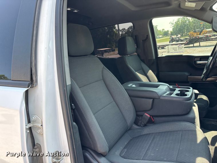 image for item FG0556 2021 Chevrolet Silverado 1500 Crew Cab pickup truck