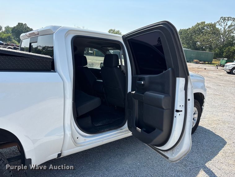 image for item FG0556 2021 Chevrolet Silverado 1500 Crew Cab pickup truck