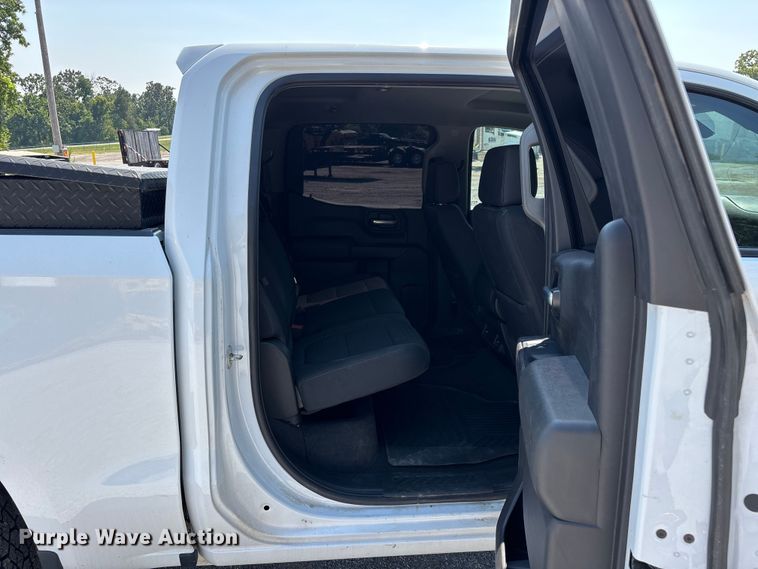 image for item FG0556 2021 Chevrolet Silverado 1500 Crew Cab pickup truck