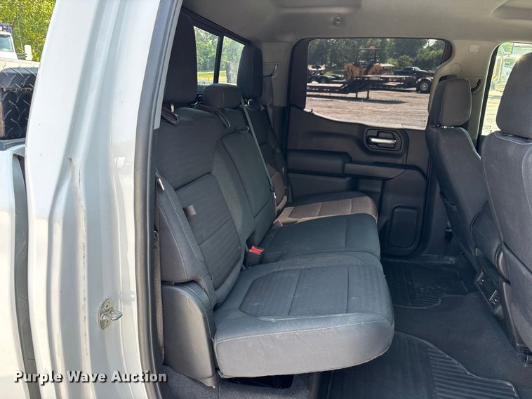 image for item FG0556 2021 Chevrolet Silverado 1500 Crew Cab pickup truck