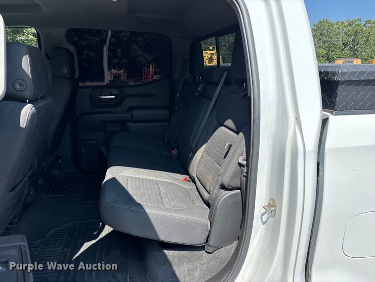 image for item FG0556 2021 Chevrolet Silverado 1500 Crew Cab pickup truck