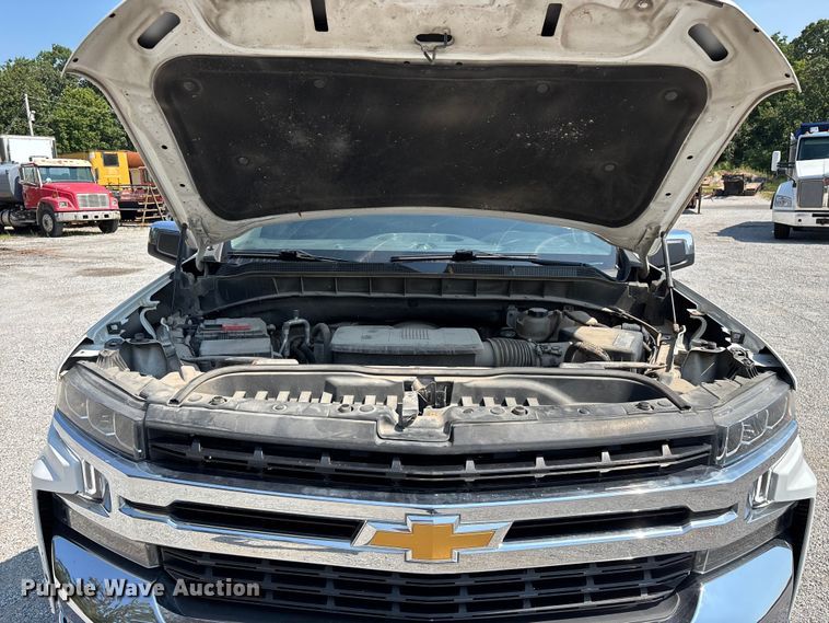 image for item FG0556 2021 Chevrolet Silverado 1500 Crew Cab pickup truck