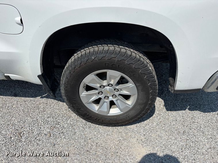 image for item FG0556 2021 Chevrolet Silverado 1500 Crew Cab pickup truck