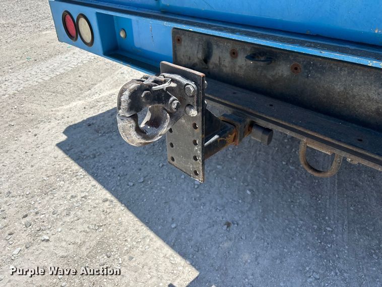 image for item FG0557 2012 Ford F550 Super Duty XL flatbed truck