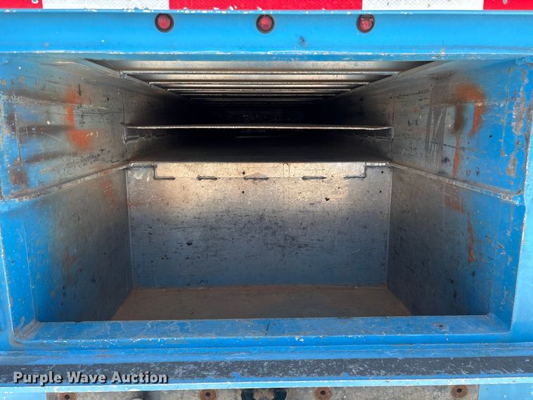 image for item FG0557 2012 Ford F550 Super Duty XL flatbed truck