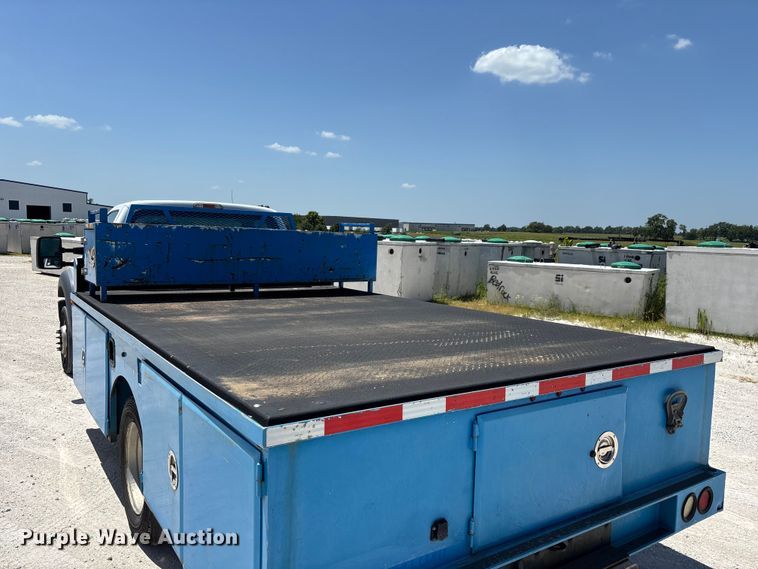 image for item FG0557 2012 Ford F550 Super Duty XL flatbed truck