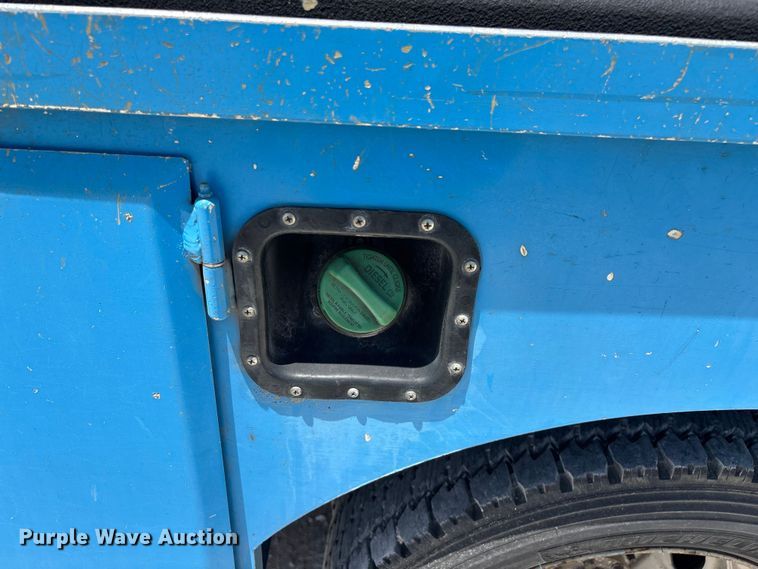 image for item FG0557 2012 Ford F550 Super Duty XL flatbed truck