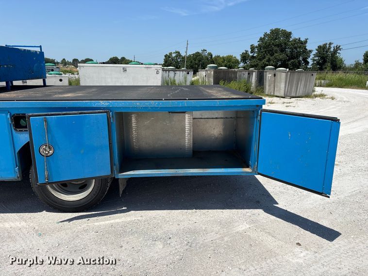 image for item FG0557 2012 Ford F550 Super Duty XL flatbed truck