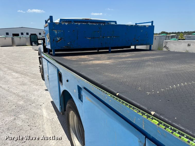 image for item FG0557 2012 Ford F550 Super Duty XL flatbed truck