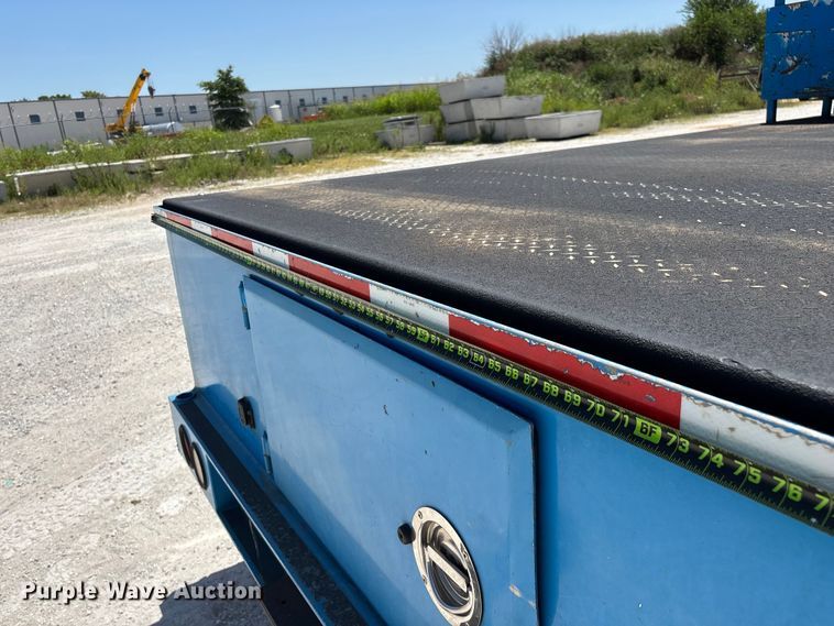 image for item FG0557 2012 Ford F550 Super Duty XL flatbed truck