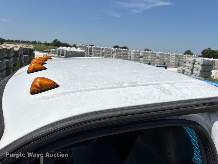 image for item FG0557 2012 Ford F550 Super Duty XL flatbed truck