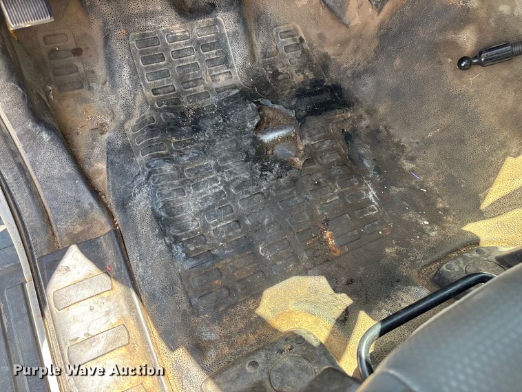 image for item FG0557 2012 Ford F550 Super Duty XL flatbed truck