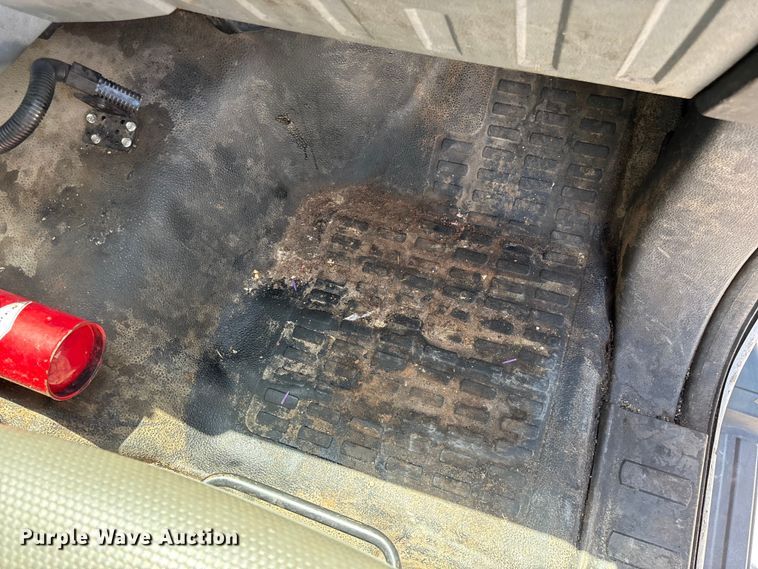 image for item FG0557 2012 Ford F550 Super Duty XL flatbed truck