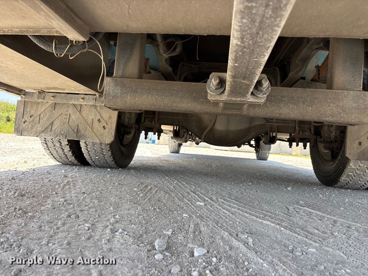 image for item FG0557 2012 Ford F550 Super Duty XL flatbed truck