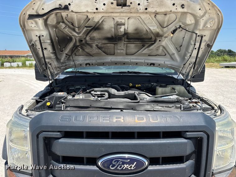 image for item FG0557 2012 Ford F550 Super Duty XL flatbed truck
