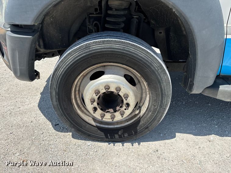 image for item FG0557 2012 Ford F550 Super Duty XL flatbed truck