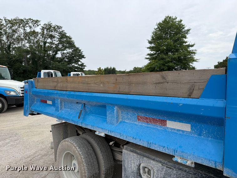 image for item FH6178 2021 GMC Sierra 3500HD dump bed pickup truck