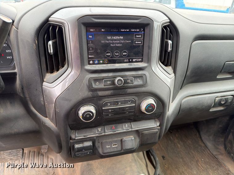 image for item FH6178 2021 GMC Sierra 3500HD dump bed pickup truck