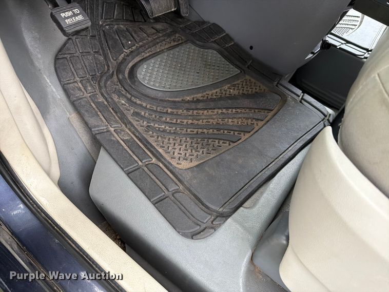 image for item FH6244 2008 Chrysler Town & Country Limited  handicap accessible van
