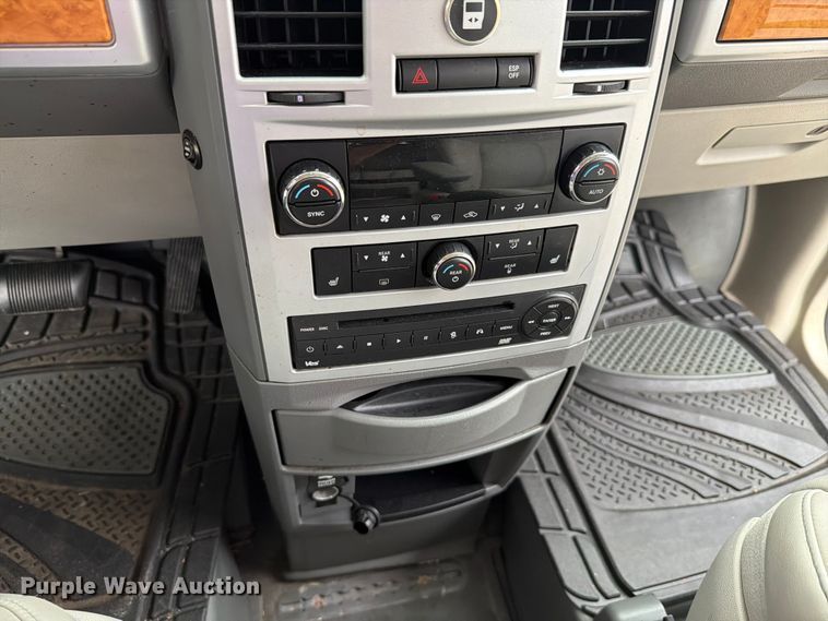 image for item FH6244 2008 Chrysler Town & Country Limited  handicap accessible van