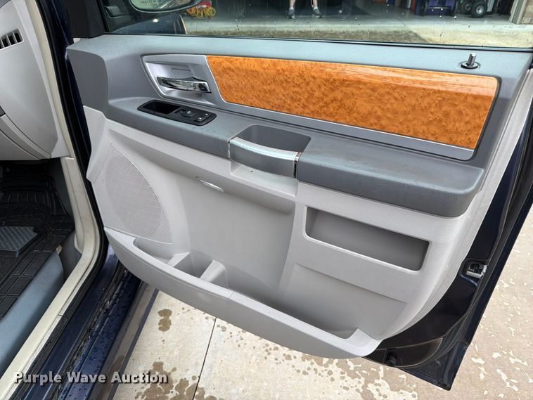 image for item FH6244 2008 Chrysler Town & Country Limited  handicap accessible van