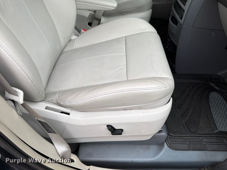 image for item FH6244 2008 Chrysler Town & Country Limited  handicap accessible van