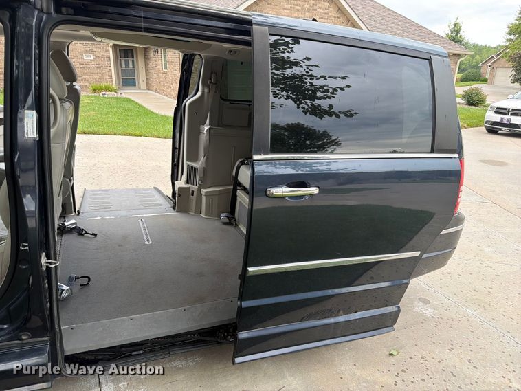 image for item FH6244 2008 Chrysler Town & Country Limited  handicap accessible van