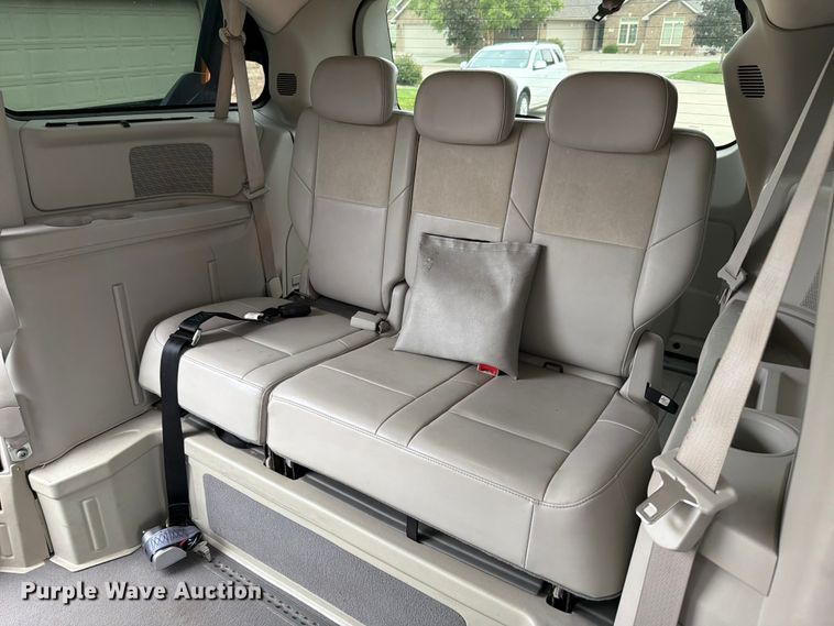 image for item FH6244 2008 Chrysler Town & Country Limited  handicap accessible van