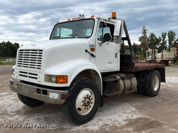 1994 International 8100 flatbed truck