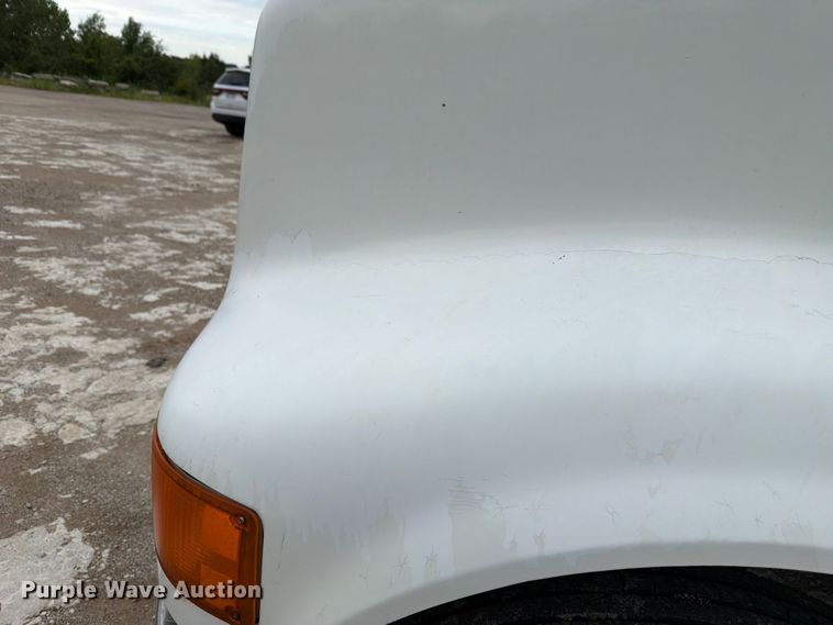 image for item FH6245 1994 International 8100 flatbed truck