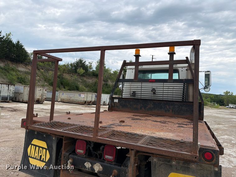 image for item FH6245 1994 International 8100 flatbed truck