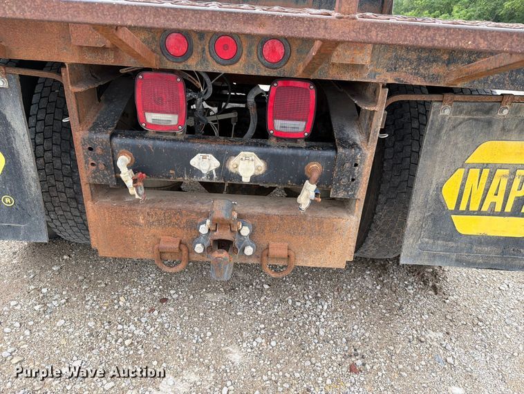 image for item FH6245 1994 International 8100 flatbed truck