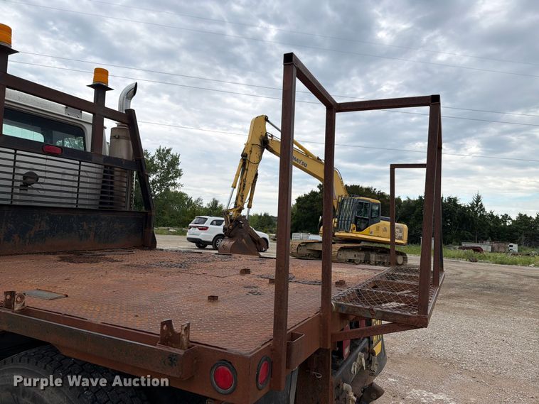 image for item FH6245 1994 International 8100 flatbed truck