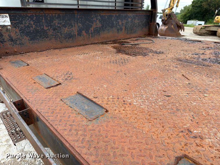 image for item FH6245 1994 International 8100 flatbed truck