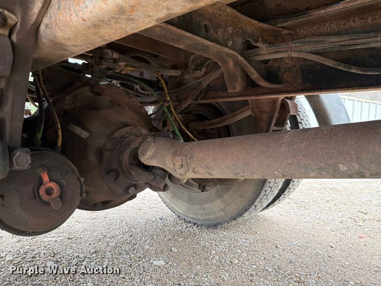 image for item FH6245 1994 International 8100 flatbed truck