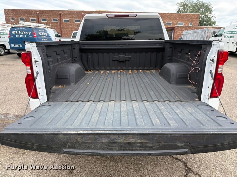 image for item FH6247 2021 Chevrolet Silverado 1500 RST Crew Cab pickup truck