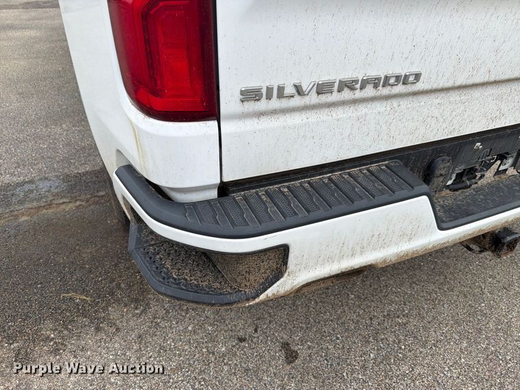 image for item FH6247 2021 Chevrolet Silverado 1500 RST Crew Cab pickup truck