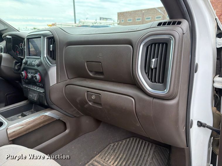 image for item FH6247 2021 Chevrolet Silverado 1500 RST Crew Cab pickup truck