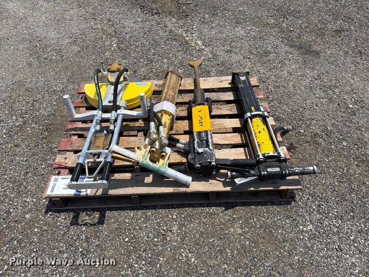 image for item FI0299 Tools