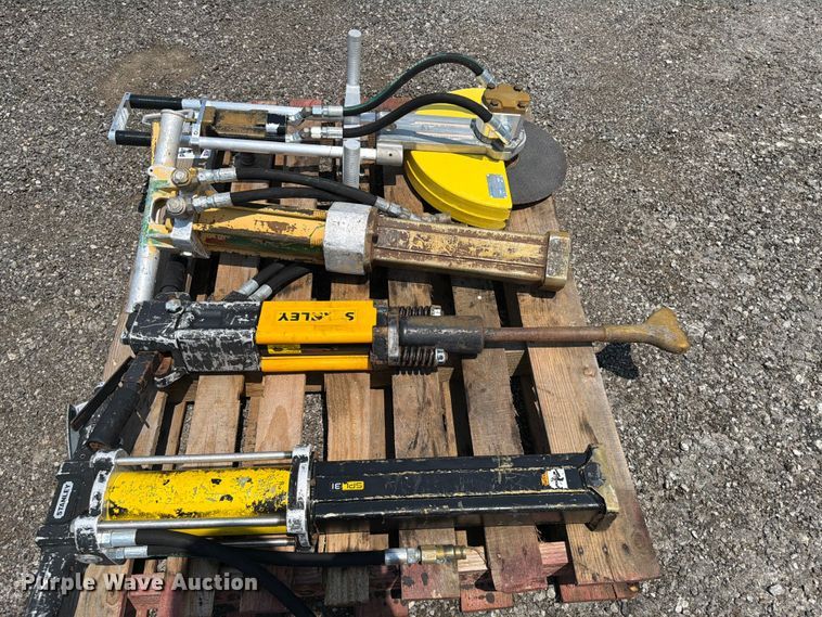 image for item FI0299 Tools