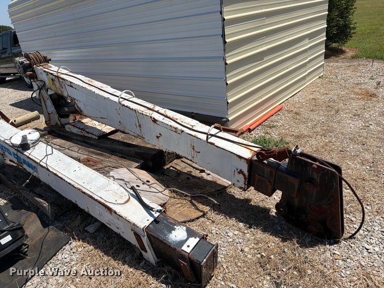 image for item FI0303 Truck crane