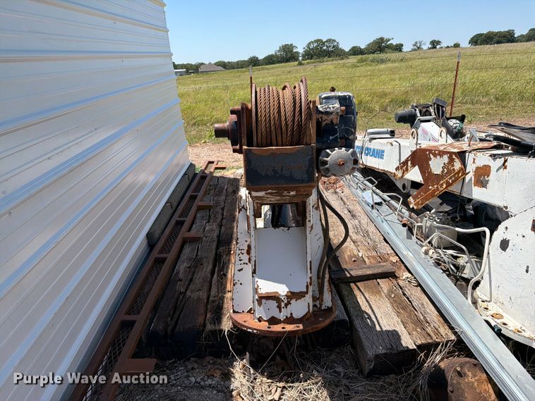image for item FI0303 Truck crane