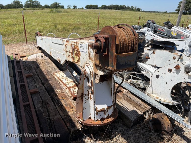 image for item FI0303 Truck crane