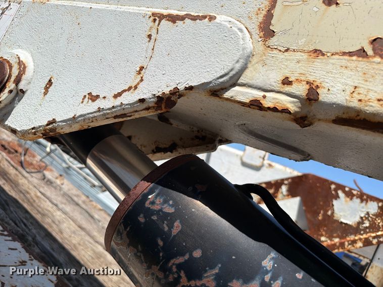 image for item FI0303 Truck crane