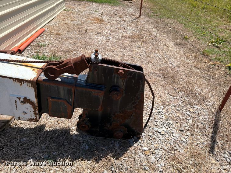 image for item FI0303 Truck crane