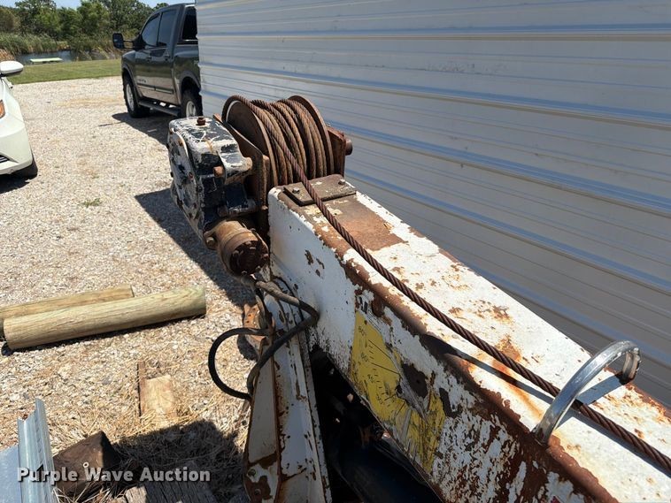 image for item FI0303 Truck crane
